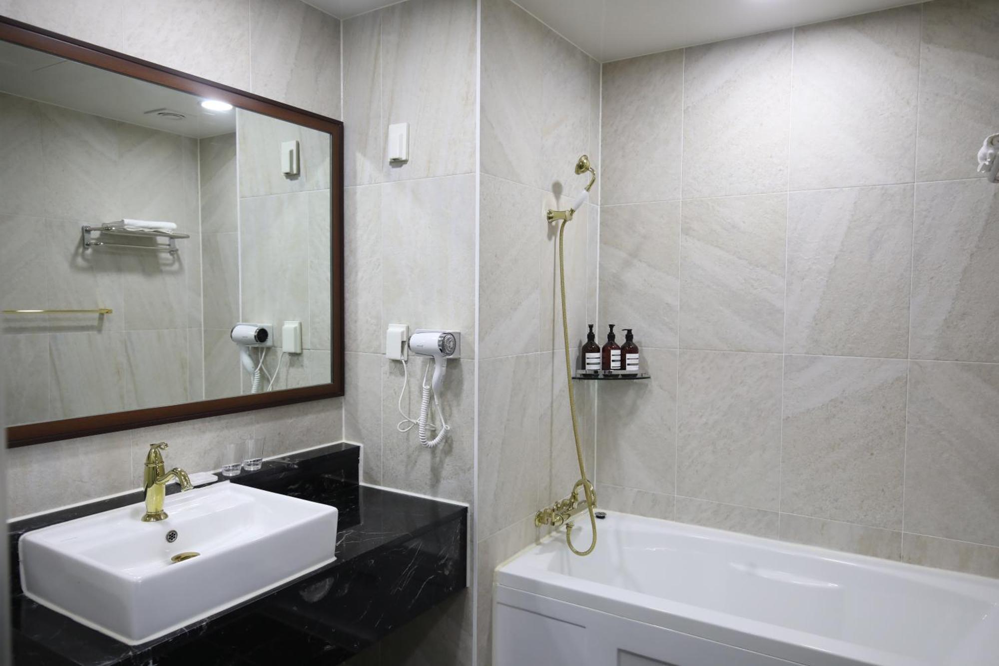 Benikea Hotel Seosan Esterno foto